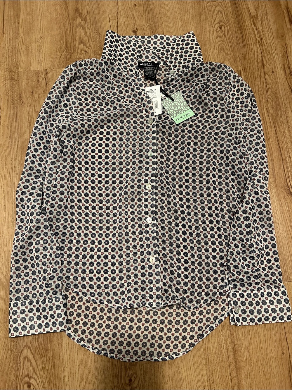 NWT Medium About a Girl Sheer Collared Button-Up with Navy and Burgundy Print